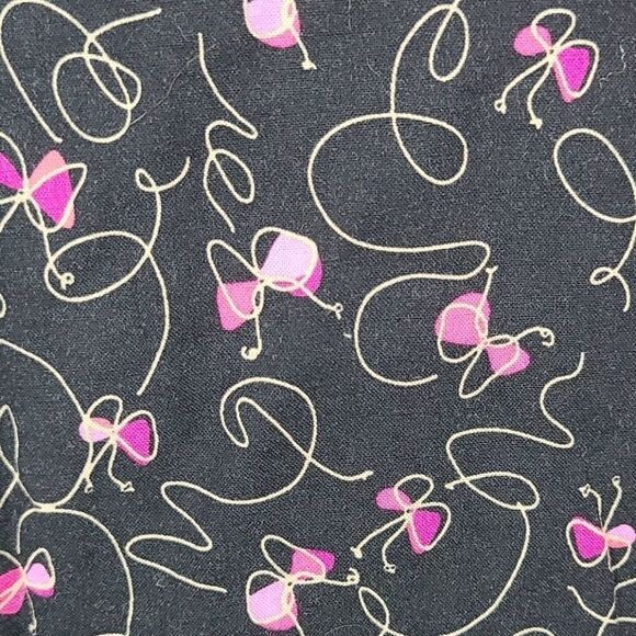 Medical Scrubs Top Black V-Neck Pink Scribble Bow Print Small Scrub Uniform - Picture 5 of 7